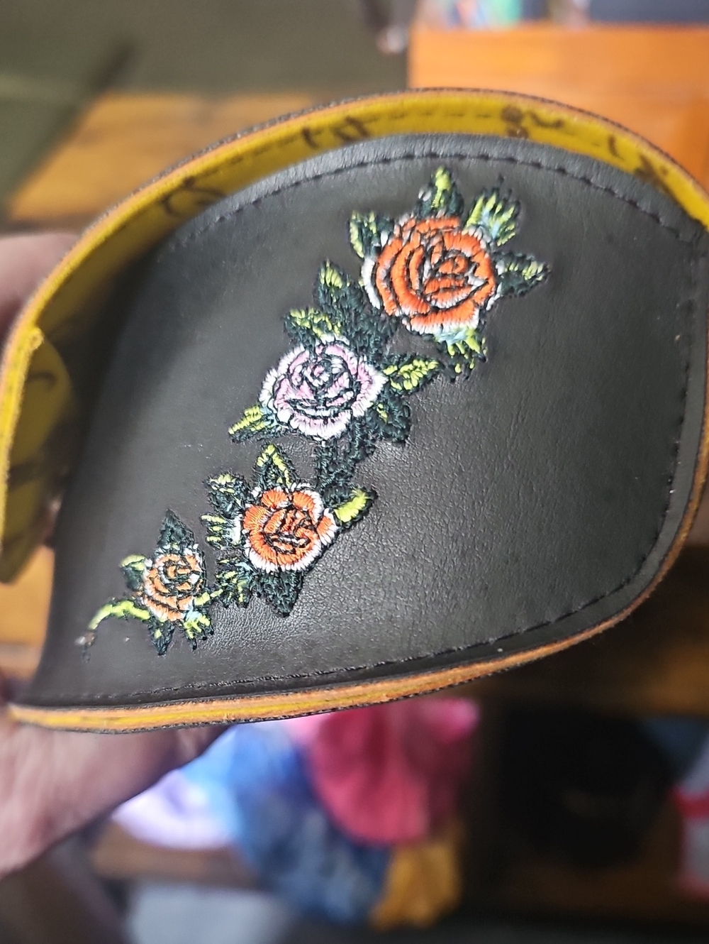 Ed Hardy Tortoise Shell Sunglasses with Embroidered Case - Picture 4 of 8